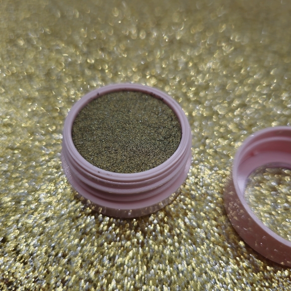 Colourpop Monstera Super Shock Shadow - Picture 4 of 4